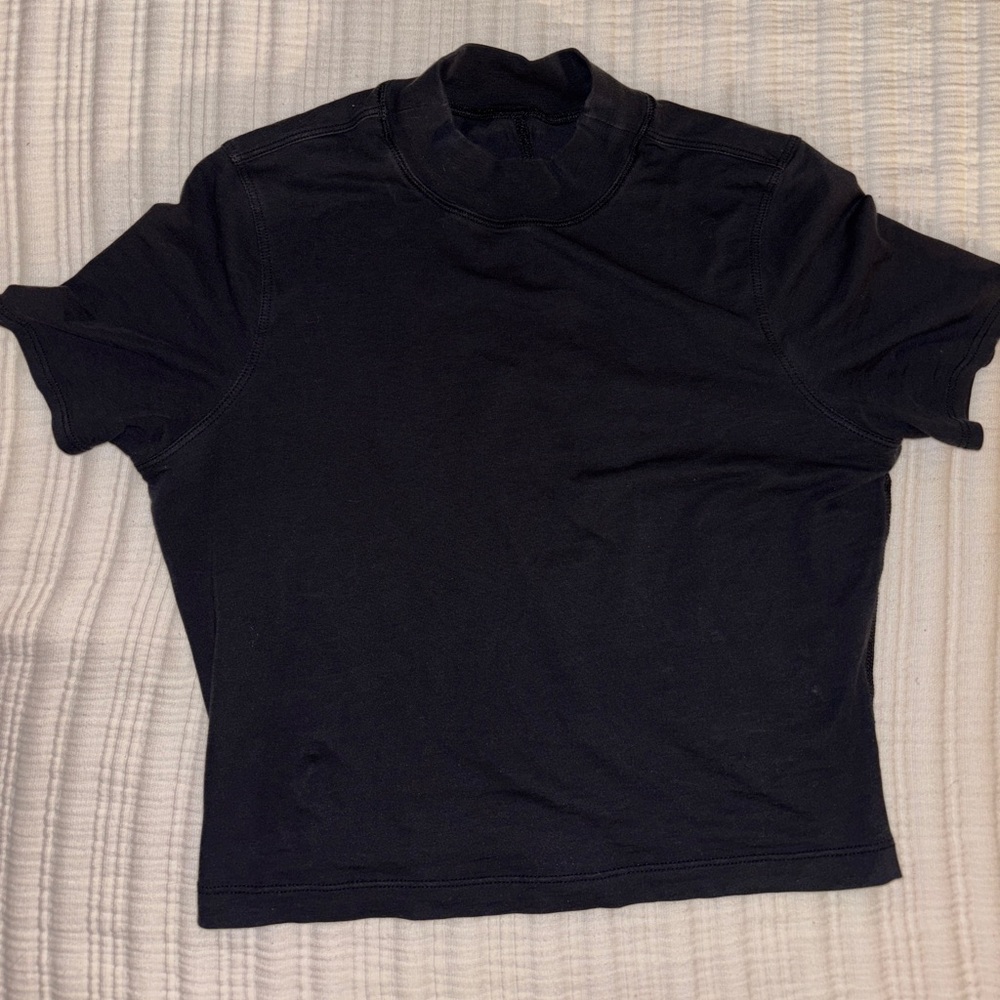 Lululemon Cropped Top - Picture 3 of 3